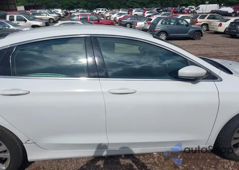 2016 Chrysler 200 Limited z USA, uszkodzony, nr VIN 1C3CCCAB3GN131981